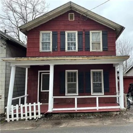 Buy this 4 bed house on 113 Water Street in Lyons, NY 14489