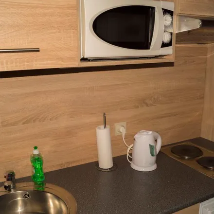 Rent this 1 bed apartment on Dekenstraat 10 in 3000 Leuven, Belgium