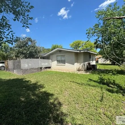 Image 2 - 4419 Pine Street, Los Fresnos, TX 78566, USA - House for sale