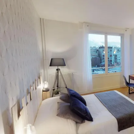 Rent this 5 bed room on 24 Rue Claude Lorrain in 75016 Paris, France