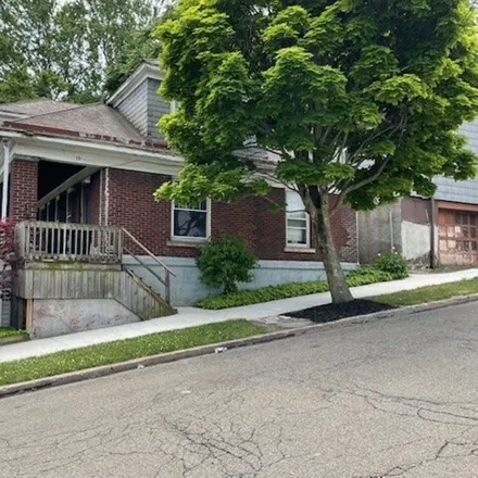 Buy this 14 bed house on 2404-2408 State St in Erie, Pennsylvania