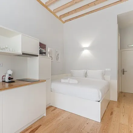 Rent this studio apartment on 4000-013 Distrito de Leiria
