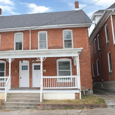 Buy this studio townhouse on 243 North Broad Street in Waynesboro, PA 17268