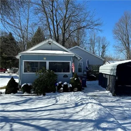 Buy this 2 bed house on 345 North Lake Street in City of Oneida, NY 13421
