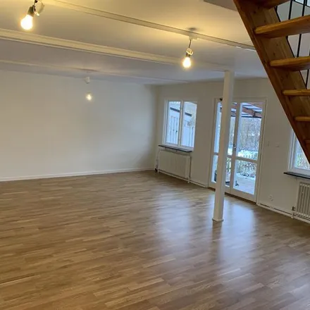 Rent this 5 bed apartment on Dalvägen 3 in 187 45 Täby, Sweden