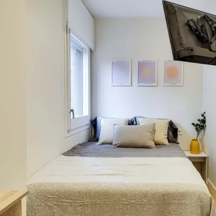 Rent this 4 bed room on Garage Parking in Avinguda de les Drassanes, 29