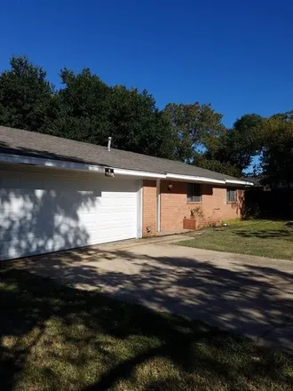 Rent this 3 bed house on 505 Charles Lane in Terrell, TX 75160
