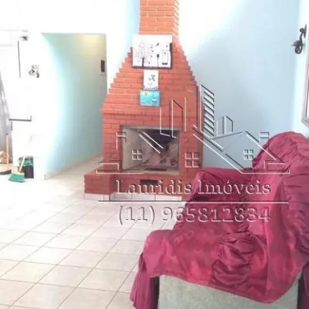 Buy this 3 bed house on Rua Augusto César in Pardinho, Região Geográfica Intermediária de Bauru - SP