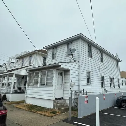 Buy this 3 bed house on 25 North Jefferson Avenue in Margate City, Atlantic County