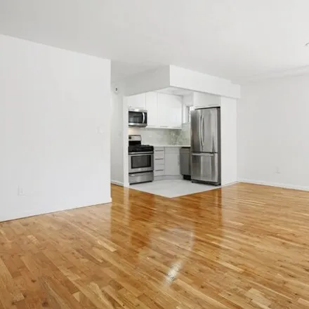 Rent this 3 bed house on 2613 Decatur Avenue in New York, NY 10458