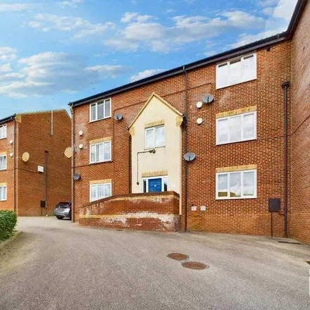 Rent this 1 bed apartment on Wedding Photography by Nigel Edgecombe in 86 Kirkwood Grove, Milton Keynes