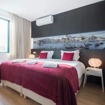 Rent this studio apartment on Terminal Rodoviário do Campo 24 de Agosto in Avenida de Fernão de Magalhães, 4000-065 Porto