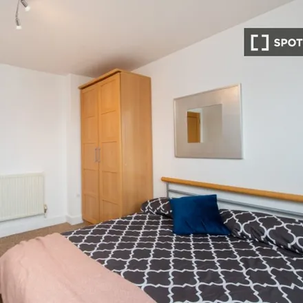 Rent this 4 bed room on Explorers Court in Newport Avenue, London