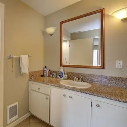 Image 5 - Southeast Lewis and Clark Highway, Vancouver, WA 97254, USA - Condo for sale