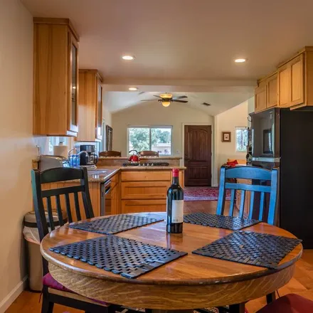 Rent this 2 bed house on Paso Robles