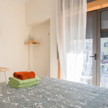 Rent this 5 bed room on nau in Avenida da República, 4450-242 Matosinhos