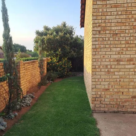 Rent this 2 bed townhouse on Fichardt Street in Metsimaholo Ward 17, Metsimaholo Local Municipality