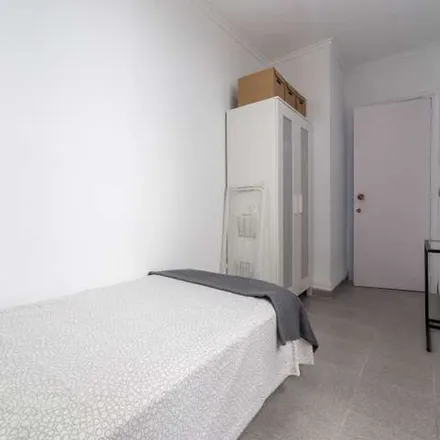 Image 8 - Carrer de Sant Vicent Màrtir, 46007 Valencia, Spain - Apartment for rent