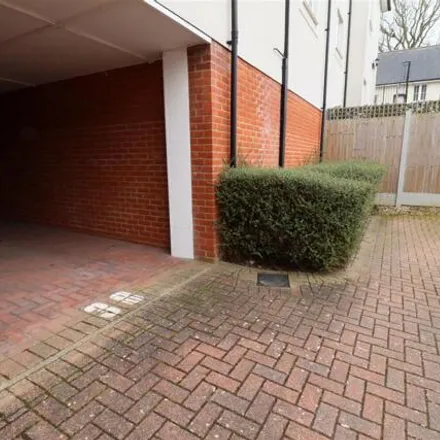 Image 3 - Lambourne Chase, Chelmsford, CM2 9FF, United Kingdom - Apartment for sale