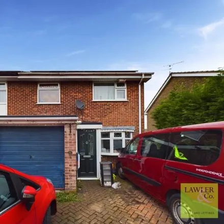 Buy this 3 bed duplex on Barfold Close in Hazel Grove, SK2 5XY