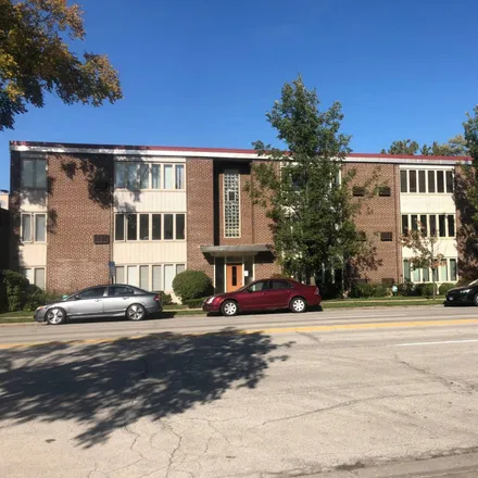 Buy this 2 bed condo on 711 Busse Highway in Park Ridge, IL 60068