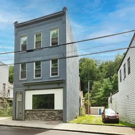 Buy this studio house on 3283 Lecky Avenue in Pittsburgh, PA 15212
