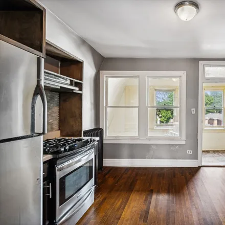 Image 3 - 4661 North Kennicott Avenue, Chicago, IL 60630, USA - Duplex for sale