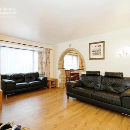Image 6 - Churchill Avenue, Broad Blunsdon, SN26 7AN, United Kingdom - House for sale