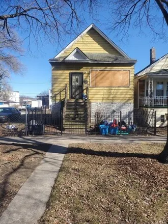 Buy this 2 bed house on 7049 South Harper Avenue in Chicago, IL 60637