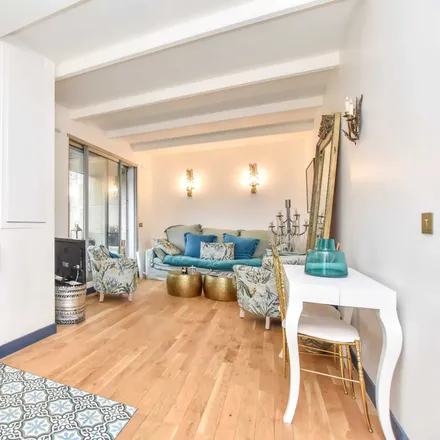 Rent this 1 bed apartment on 2 Allée de Longchamp in 92100 Boulogne-Billancourt, France