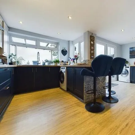 Image 3 - Brynhill Close, Barry, CF62 8PL, United Kingdom - Townhouse for sale