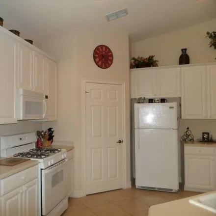 Image 7 - 1882 Tarpon Bay Drive South, Collier County, FL 34119, USA - Condo for rent