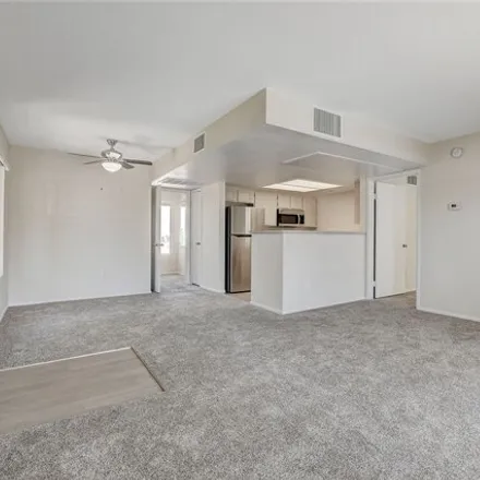 Image 9 - 7999 West Russell Road, Spring Valley, NV 89113, USA - Condo for rent