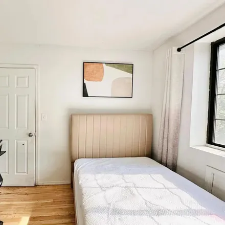 Rent this 4 bed room on 451 Franklin Ave in Brooklyn, NY 11238