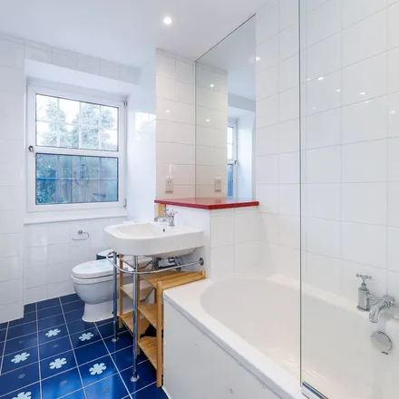 Image 7 - Newstead Way, London, SW19 5HR, United Kingdom - Townhouse for rent