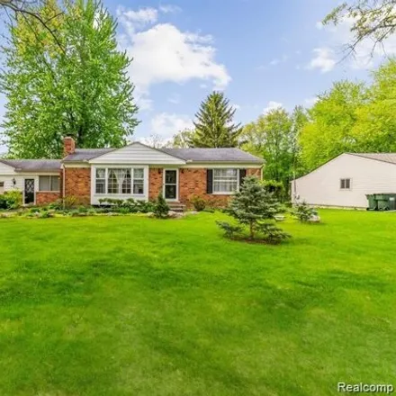 Buy this 3 bed house on 339 Elmhill Road in Rochester Hills, MI 48306
