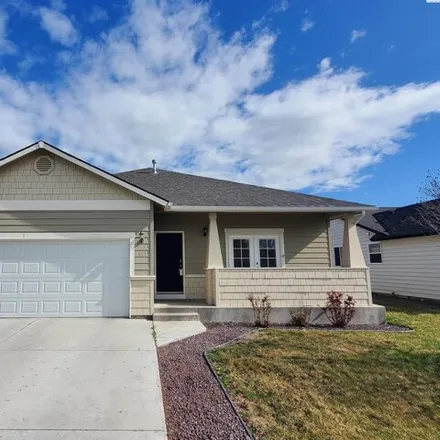 Rent this 3 bed house on 8137 Hudson Drive in Pasco, WA 99301