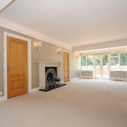 Rent this 6 bed apartment on Camp Road in Gerrards Cross, SL9 7PD