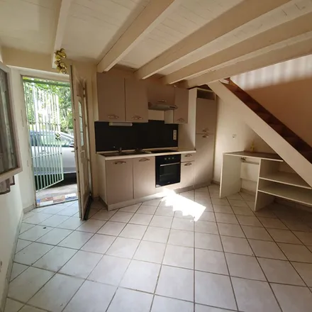 Rent this 2 bed apartment on 18 Rue Auguste in 30000 Nîmes, France