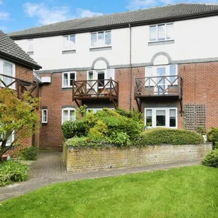 Buy this 2 bed apartment on 16-42 Henrietta Court in Swindon, SN3 1QJ