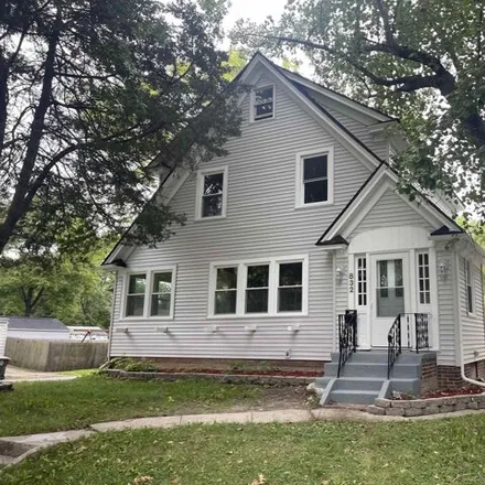 Buy this 3 bed house on 832 Hamilton Ave in Fort Wayne, Indiana