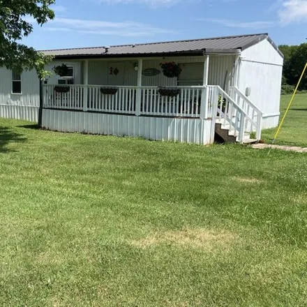 Buy this studio apartment on 704 Roberts Rd in Watertown, Tennessee
