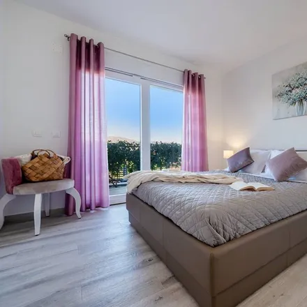 Rent this 4 bed house on Općina Lumbarda in Dubrovnik-Neretva County, Croatia