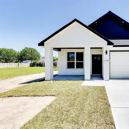 Buy this 3 bed house on 1214 Wright Boulevard in Baytown, TX 77520