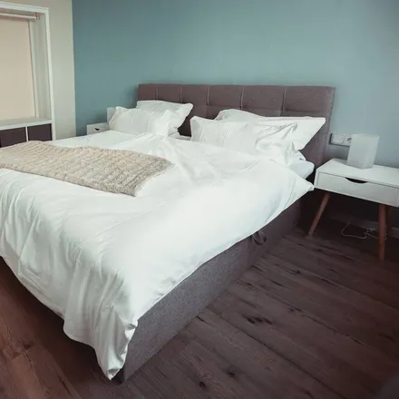 Rent this 2 bed condo on Moezel in Rheinland-Pfalz, Germany
