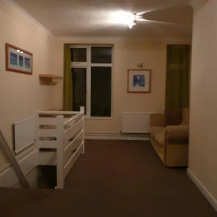 Image 4 - Osnaburgh Hill, Camberley, GU15 3HE, United Kingdom - Apartment for rent