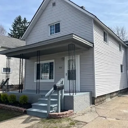 Buy this 4 bed house on 958 Bancroft Street in Port Huron, MI 48060