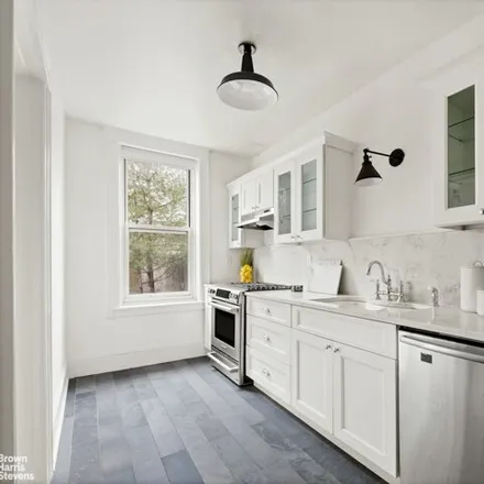 Image 7 - 1333 Decatur Street, New York, NY 11237, USA - Townhouse for sale