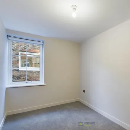 Image 5 - Hambrook Street, Portsmouth, PO5 3AS, United Kingdom - Apartment for rent