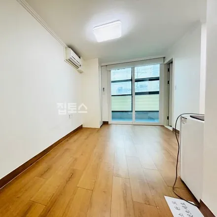 Image 2 - 서울특별시 강남구 논현동 104-33 - Apartment for rent
